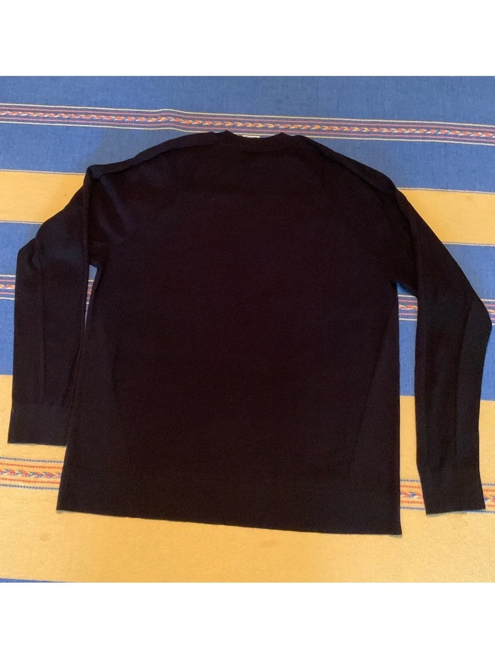 Nike Temple  Sweater Black Long Sleeve Lg.
